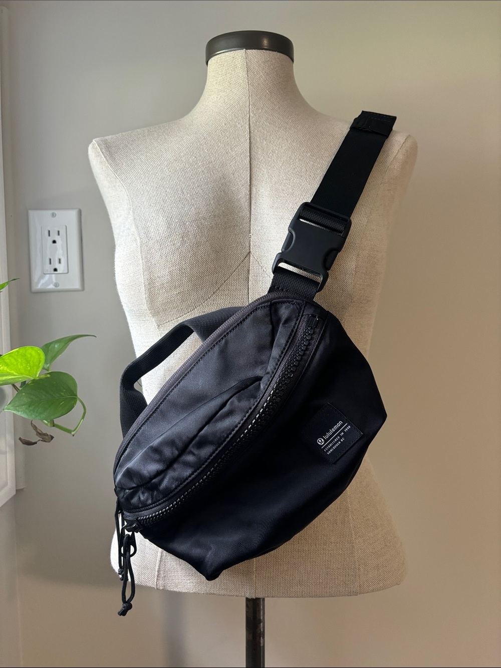 LULULEMON belt bag